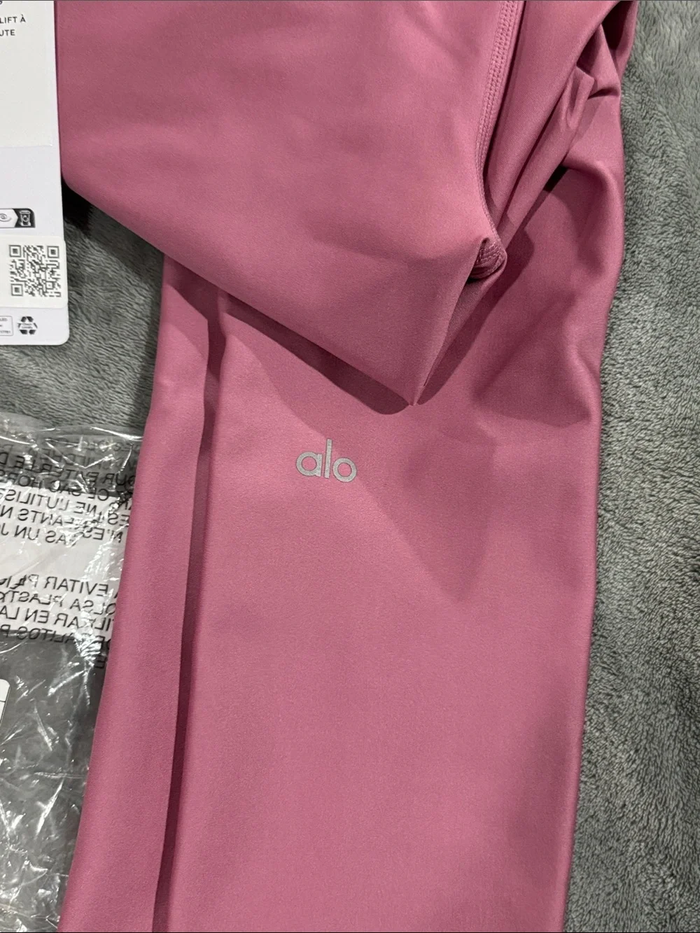 NWT Alo Yoga High-Waist Airlift Leggings Wild Rose Size Small